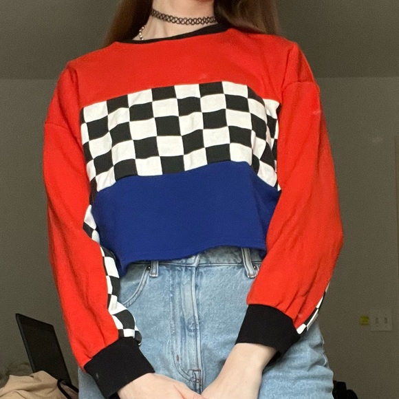 🔥 Colorblock Cropped Sweatshirt - Picture 2 of 4